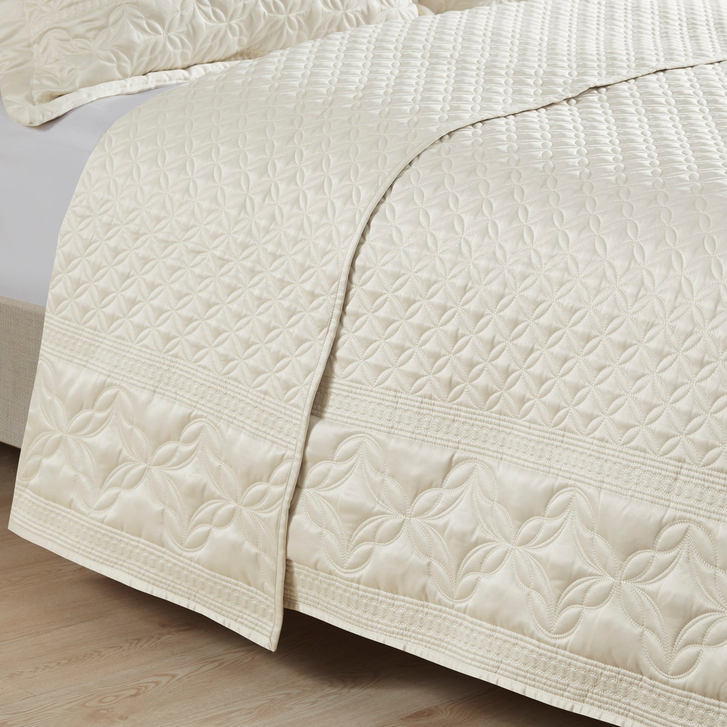 Croscill Classics Champagne 3pc Quilt Set